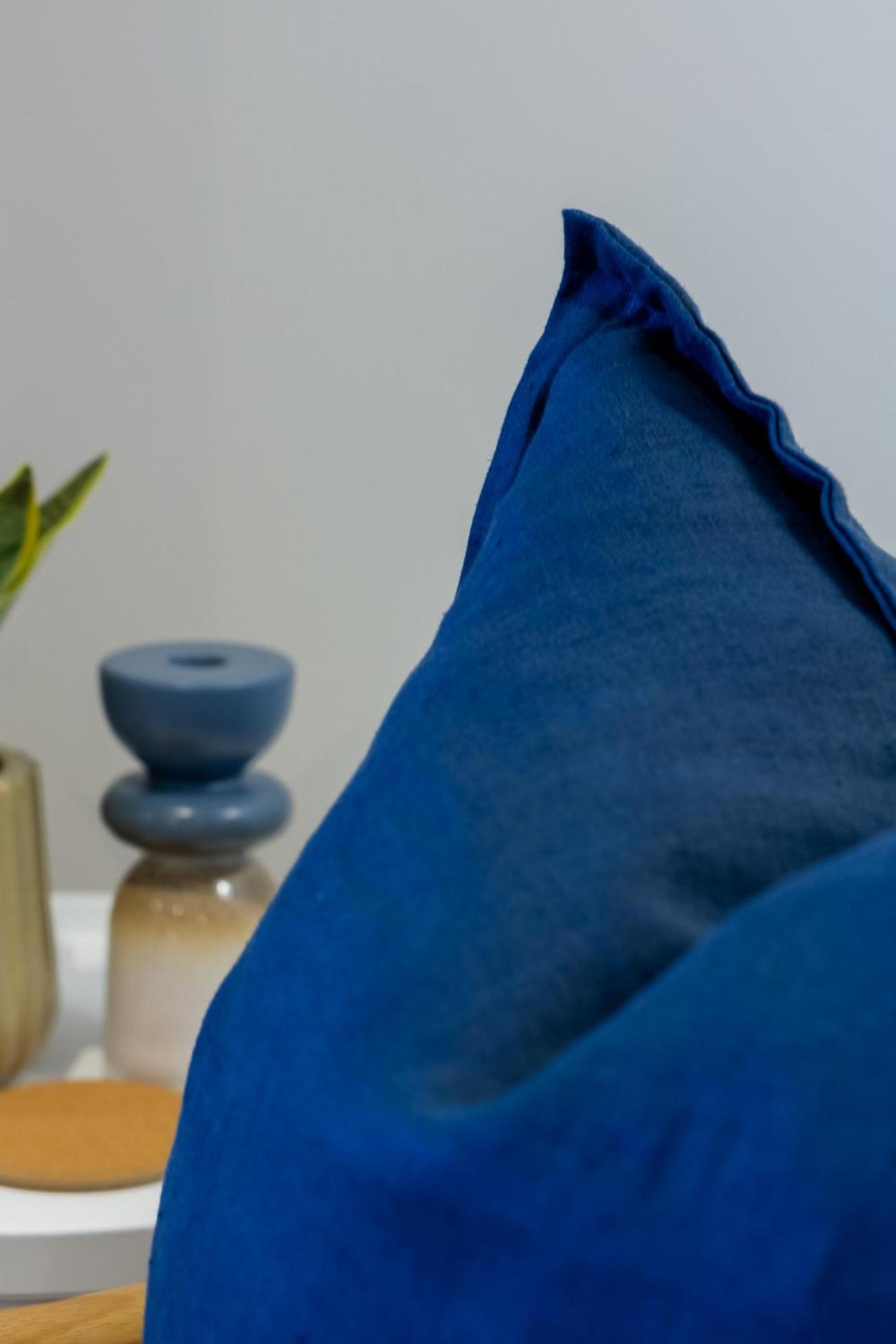 Downtown Comfort: Modern Studio With Backyard Christchurch Eksteriør billede